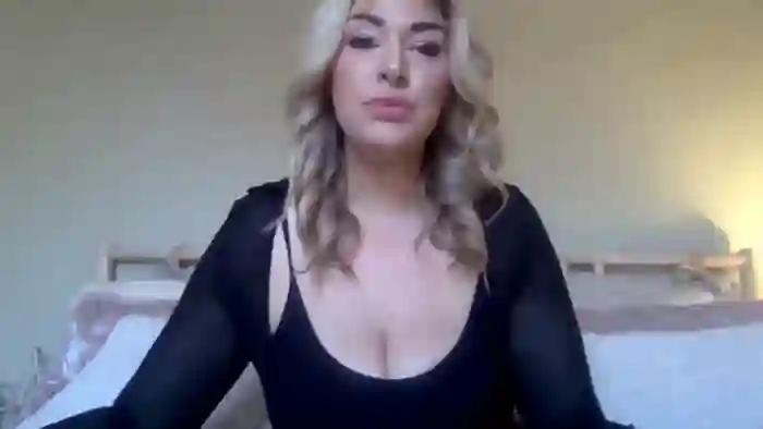 Roxy_Reveals