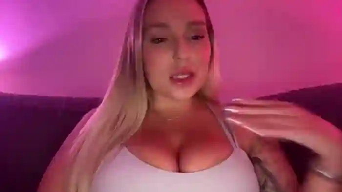 KissMyTitsPls