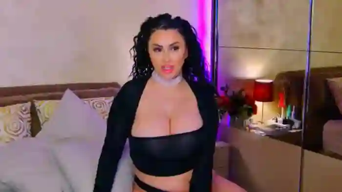 Busty_Cristal