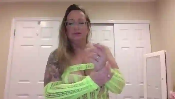Aleesa_milf
