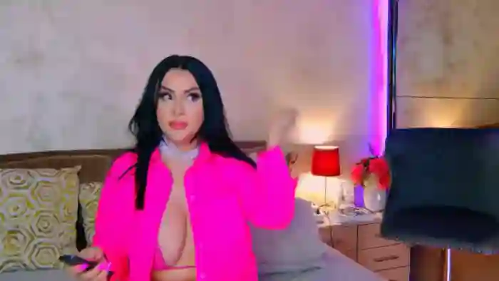 Busty_Cristal