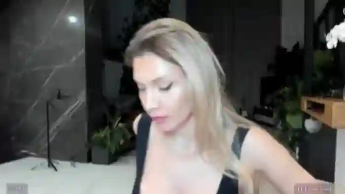 AweJolie