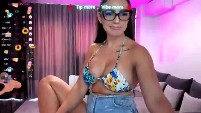 LindsayDee