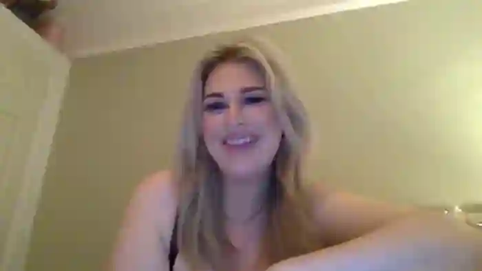Roxy_Reveals
