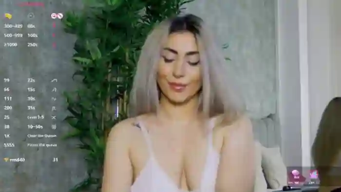 TorriHayes