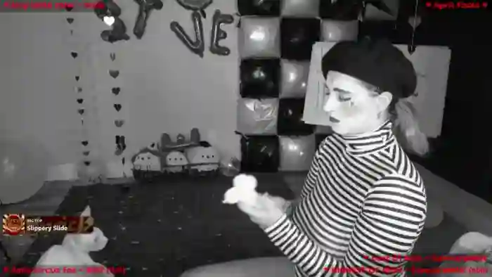 MollyMeowz