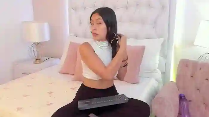 MiaLewis