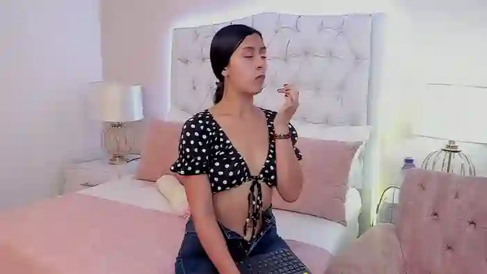 MiaLewis