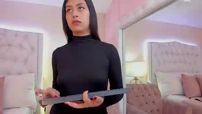MiaLewis