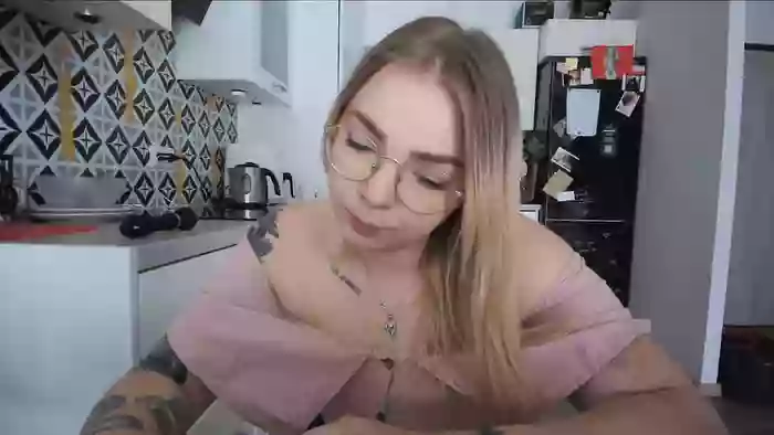 _Blondiebaby_