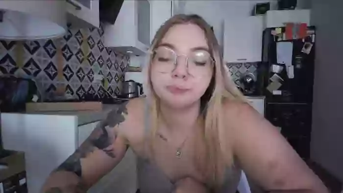 _Blondiebaby_