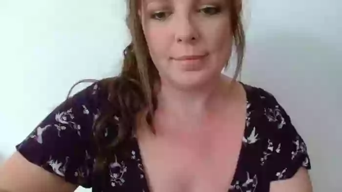 CurvyCourtneyUK