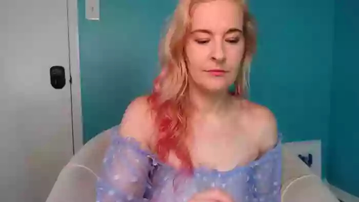 NadiaLayne