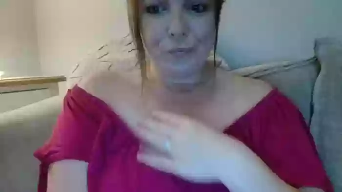 CurvyCourtneyUK