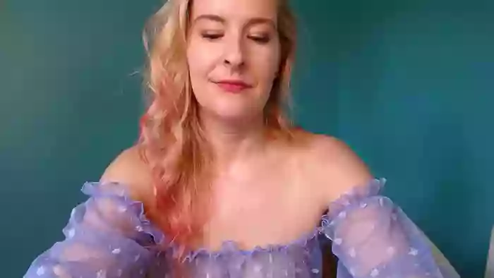 NadiaLayne