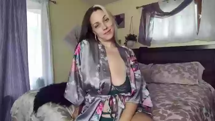 GoddessFoxxiSilk