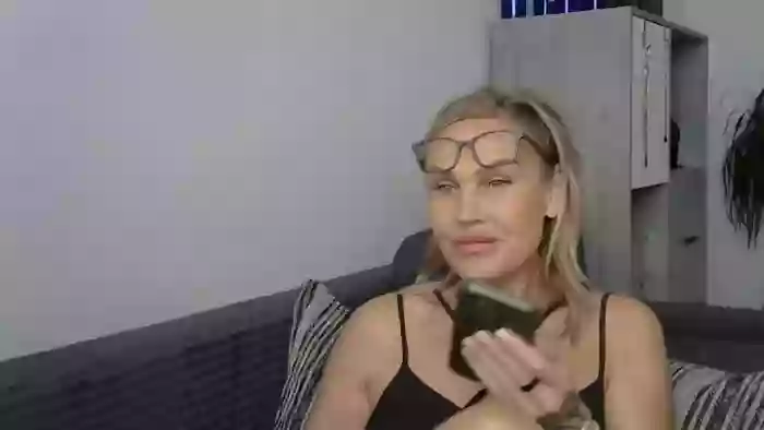 Evie_Paige