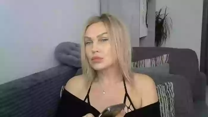 Evie_Paige