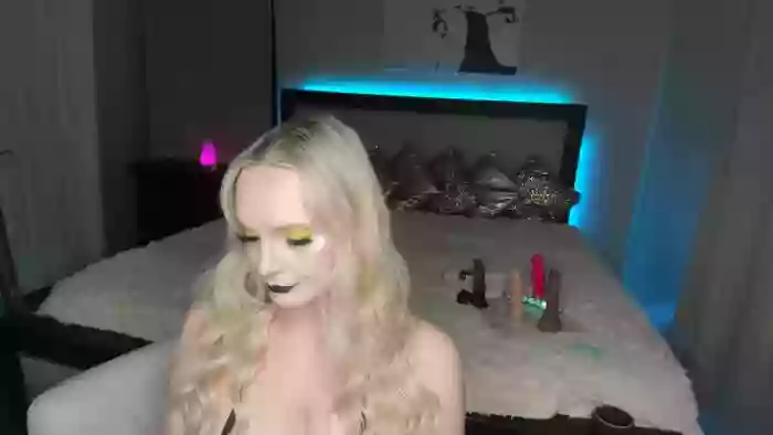 LanaBackwards
