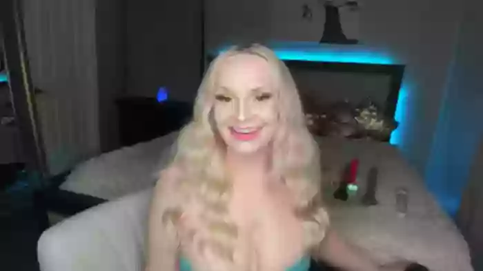 LanaBackwards