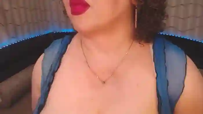CurvyKatty40DD