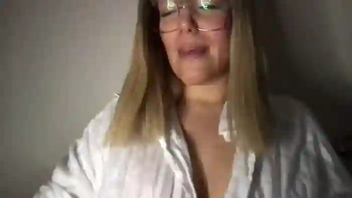 MistressLouUK