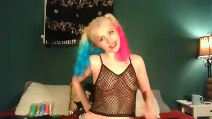 AlexMarieXOXO