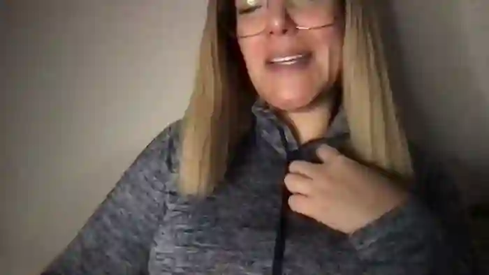 MistressLouUK