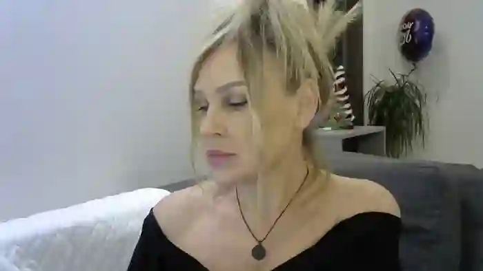 Evie_Paige