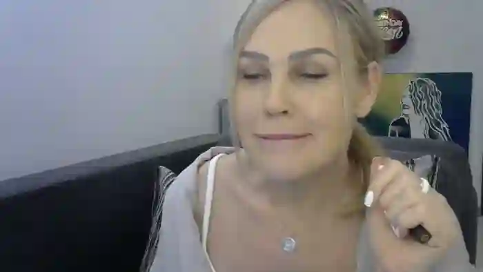 Evie_Paige