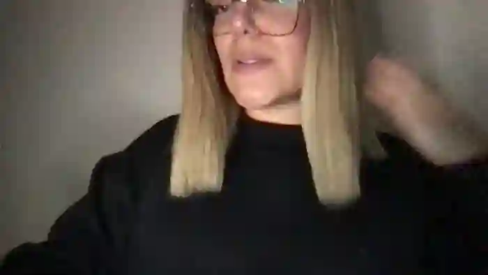 MistressLouUK