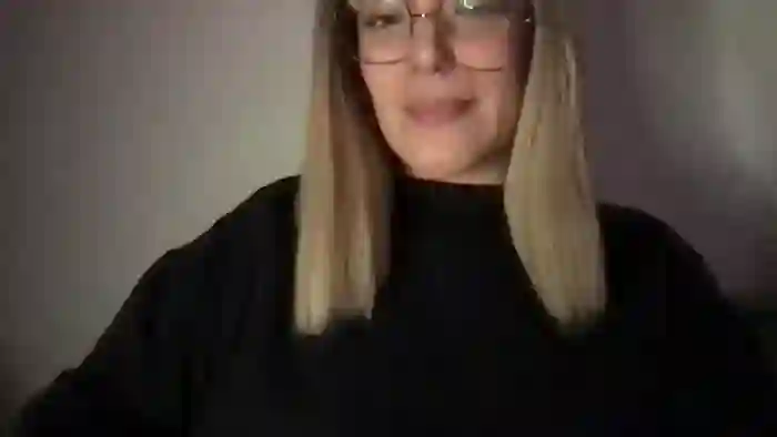 MistressLouUK