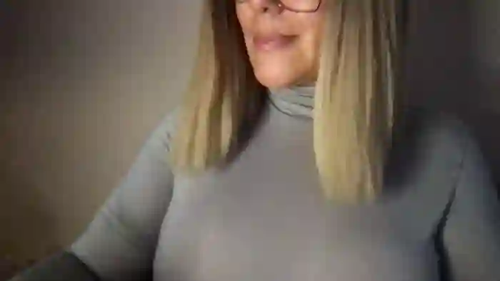MistressLouUK