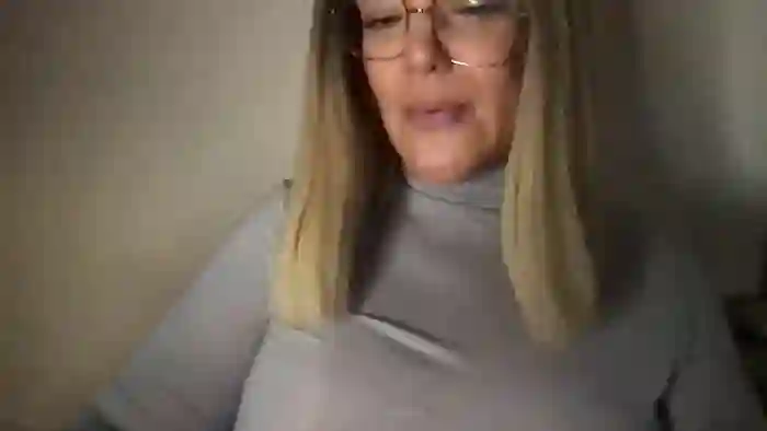 MistressLouUK