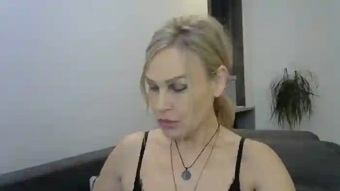 Evie_Paige