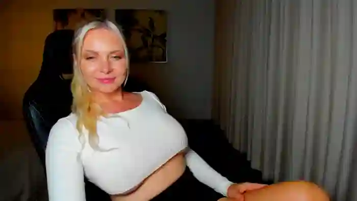 MsLindsayDevis