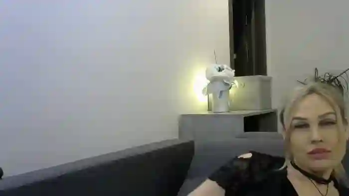 Evie_Paige