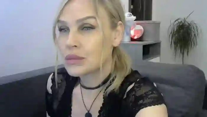 Evie_Paige