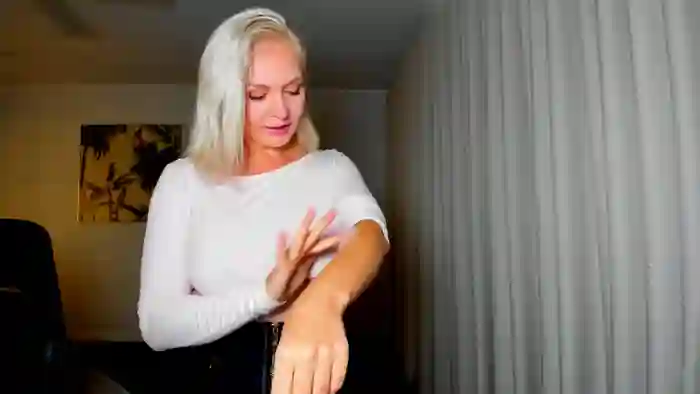 MsLindsayDevis