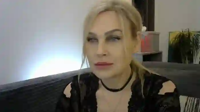 Evie_Paige