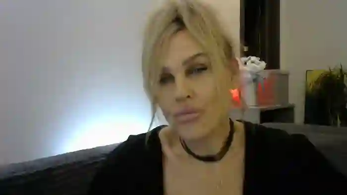 Evie_Paige