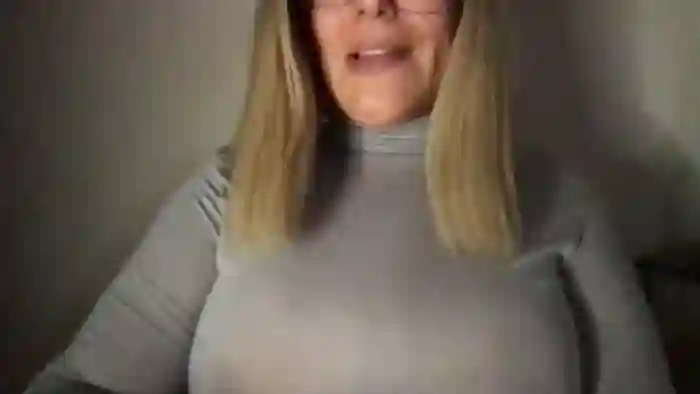 MistressLouUK