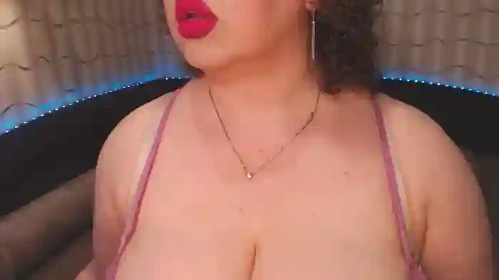 CurvyKatty40DD