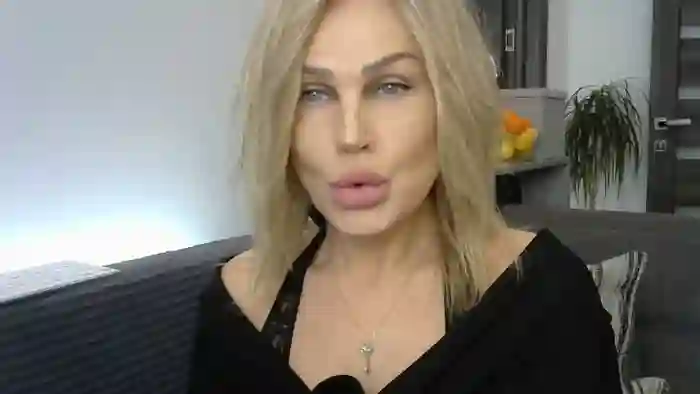 Evie_Paige