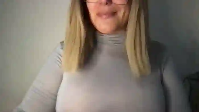 MistressLouUK