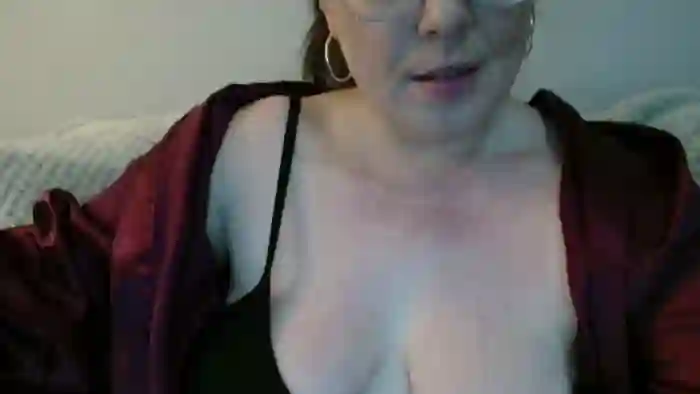CurvyCourtneyUK
