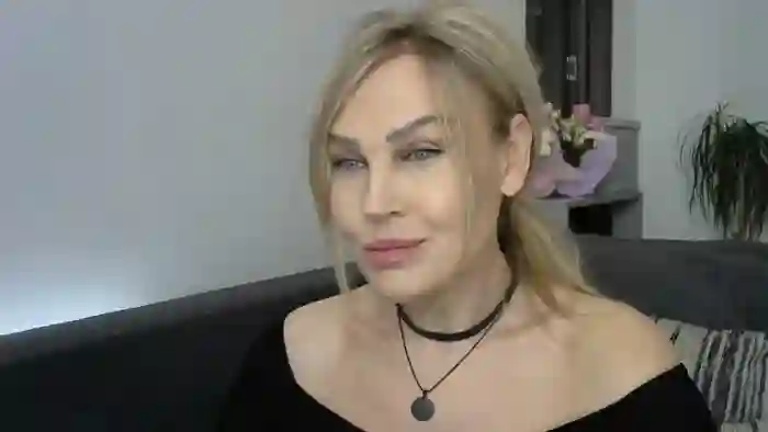 Evie_Paige