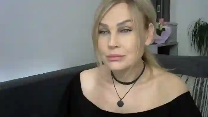 Evie_Paige