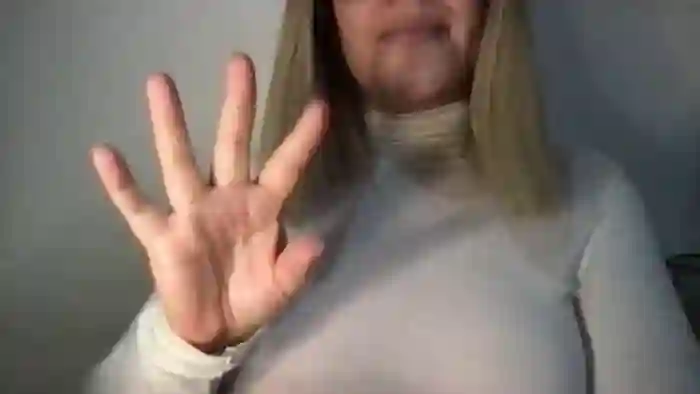 MistressLouUK