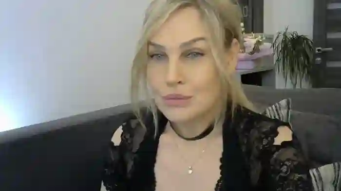 Evie_Paige